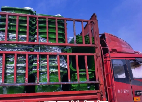 一批專為山東東營(yíng)市定制的240升環(huán)衛(wèi)垃圾桶正式交付使用